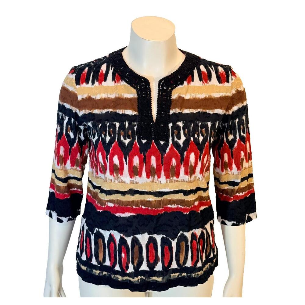 Alfred Dunner Blouse Women's 10 Petite Tribal Ikat Black Crochet V-Neck Half Slv